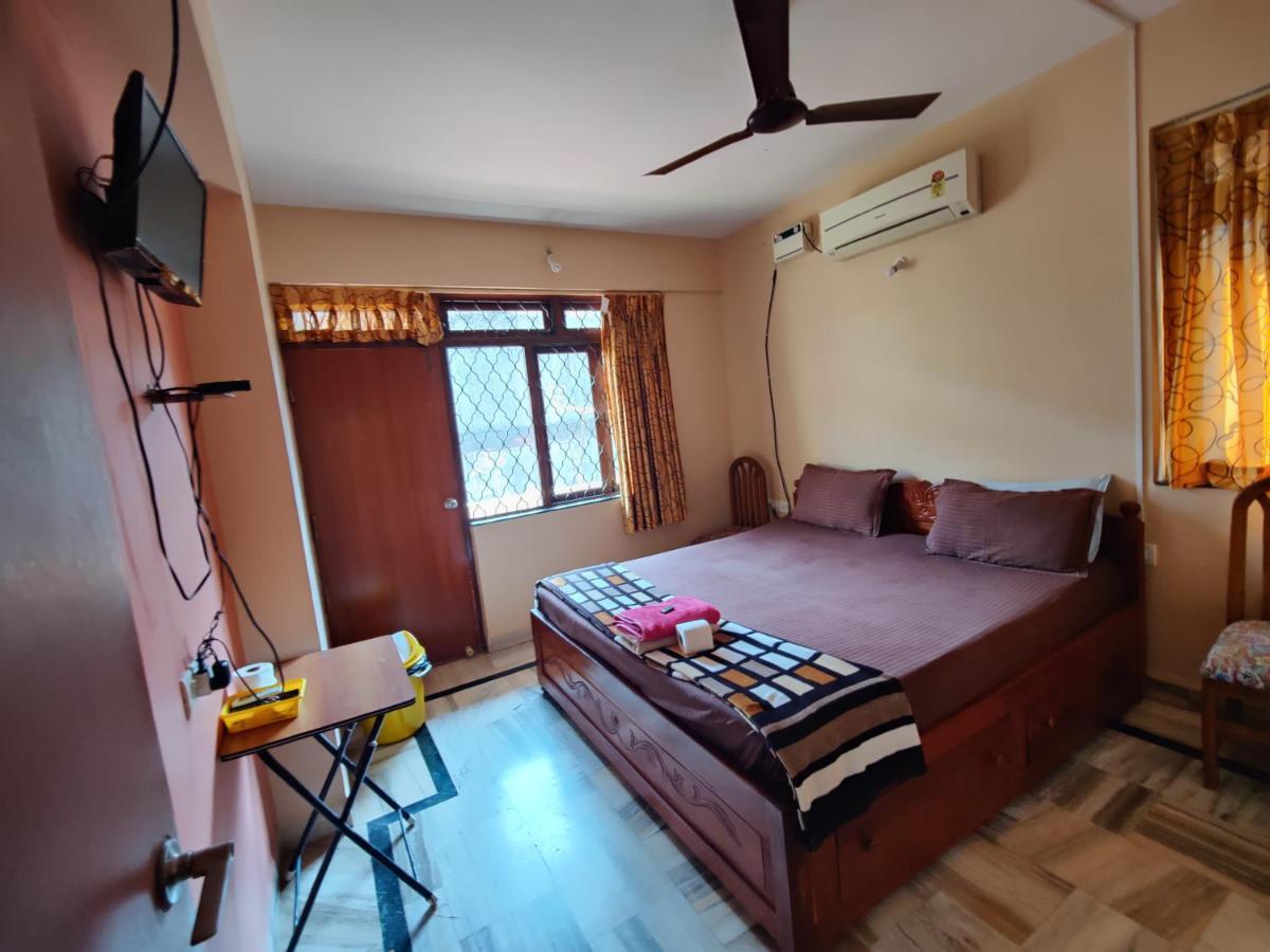 Menezes House Hotel Panaji Exterior foto