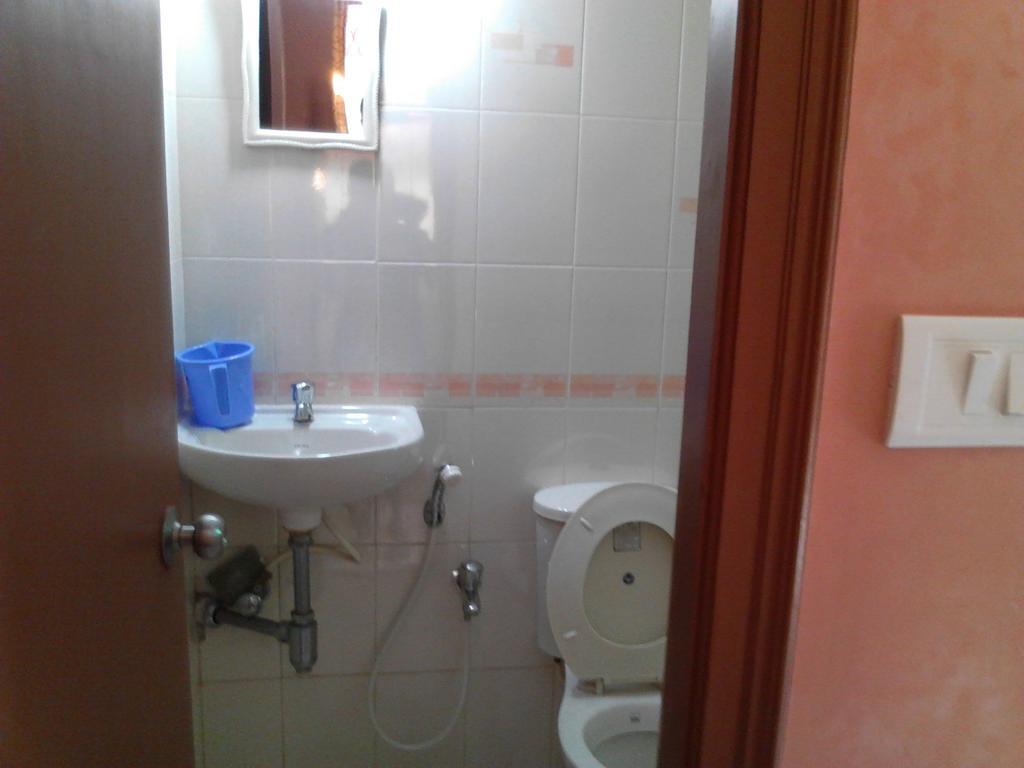 Menezes House Hotel Panaji Exterior foto